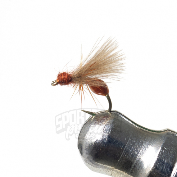 Umpqua RS Glue Ant Rusty Brown #16 in de groep Kunstaas / Vliegen / Droge vliegen bij Sportfiskeprylar.se (104795GL)