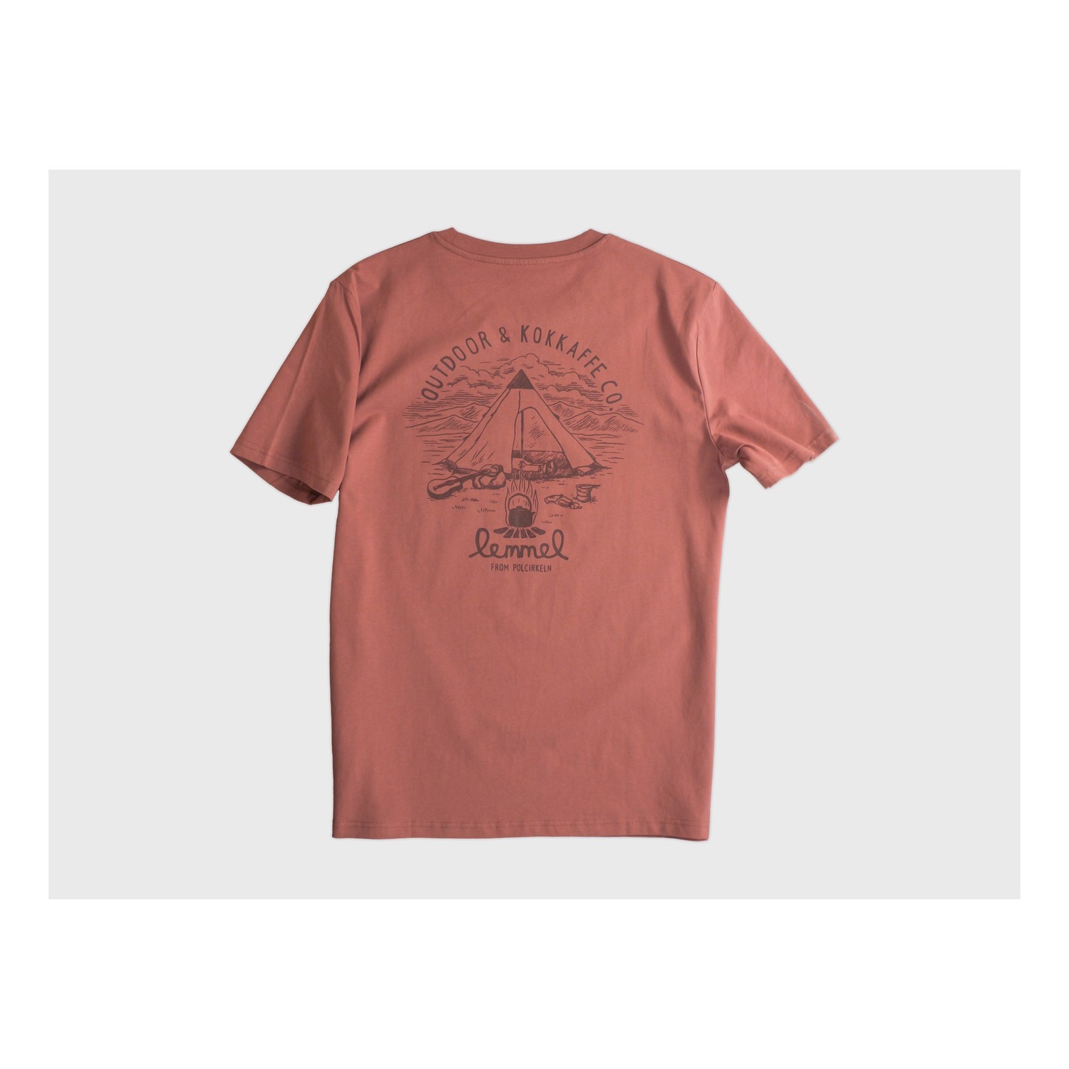 Lemmel T-shirt Camp Guten - Heritage Brown/red with backprint in de groep Kleding & Schoenen / Kleding / T-shirts bij Sportfiskeprylar.se (3010112-5534r)