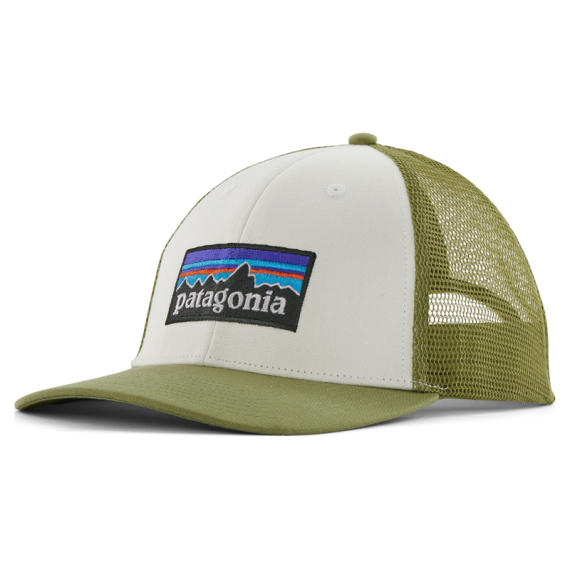 Patagonia P-6 Logo LoPro Trucker Hat, White/Buckhorn Green in de groep Kleding & Schoenen / Petten, mutsen en overig / Petten / Truckerpetten bij Sportfiskeprylar.se (38283-WBGN-ALL)