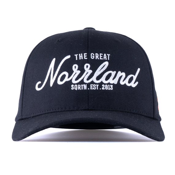 SQRTN Great Norrland 120 Cap Black in de groep Kleding & Schoenen / Petten, mutsen en overig / Petten / Dad caps bij Sportfiskeprylar.se (CAP-075-OSFA)