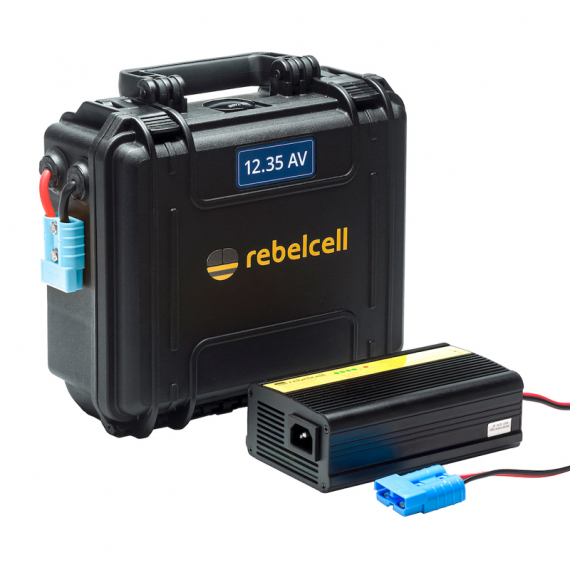 Rebelcell Outdoorbox 12.35 AV Med Laddare 12.6V10A in de groep Marine Elektronica & Boot / Batterijen & Opladers / Batterijen / Lithium batterijen bij Sportfiskeprylar.se (RC12035REUBOXPACK)