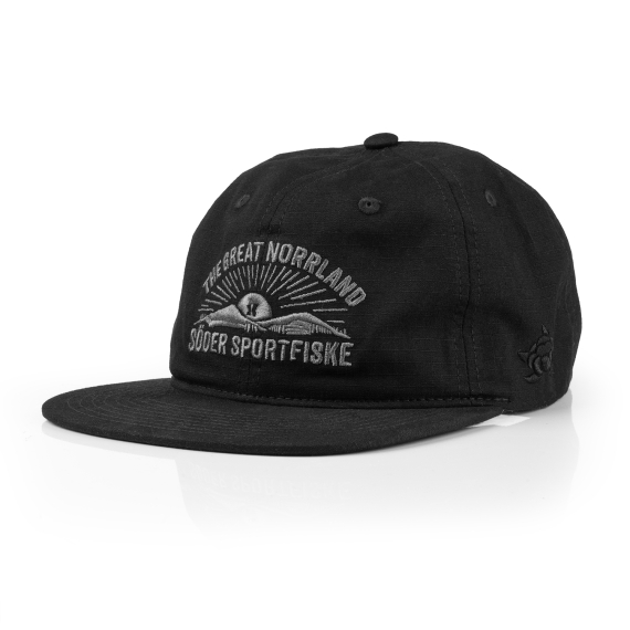 SQRTN x Söder Sportfiske 6-panel Cap, Black in de groep Kleding & Schoenen / Petten, mutsen en overig / Petten / Dad caps bij Sportfiskeprylar.se (SQSS-005-OSFA)