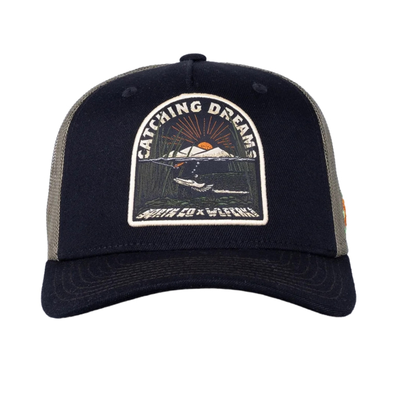 SQRTN X Wolfcreek Lures Dreams Trucker Cap in de groep bij Sportfiskeprylar.se (SQWC-007-OSFA)