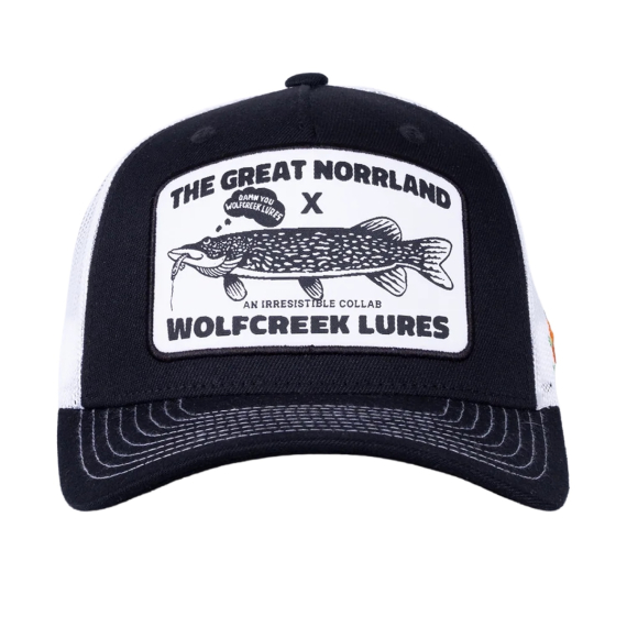 SQRTN X Wolfcreek Lures Trucker Cap in de groep bij Sportfiskeprylar.se (SQWC-008-OSFA)