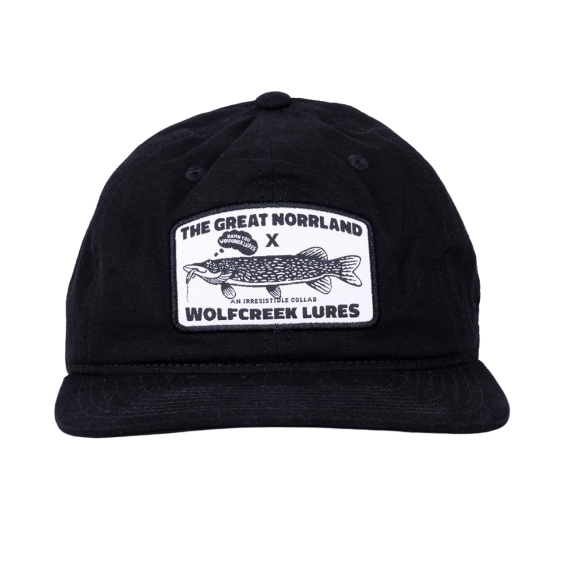 SQRTN X Wolfcreek Lures 6-Panel Cap in de groep bij Sportfiskeprylar.se (SQWC-009-OSFA)
